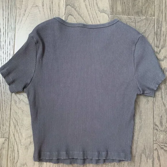 UNIQLO Ribbed Cropped Tee - Picture 2 of 2